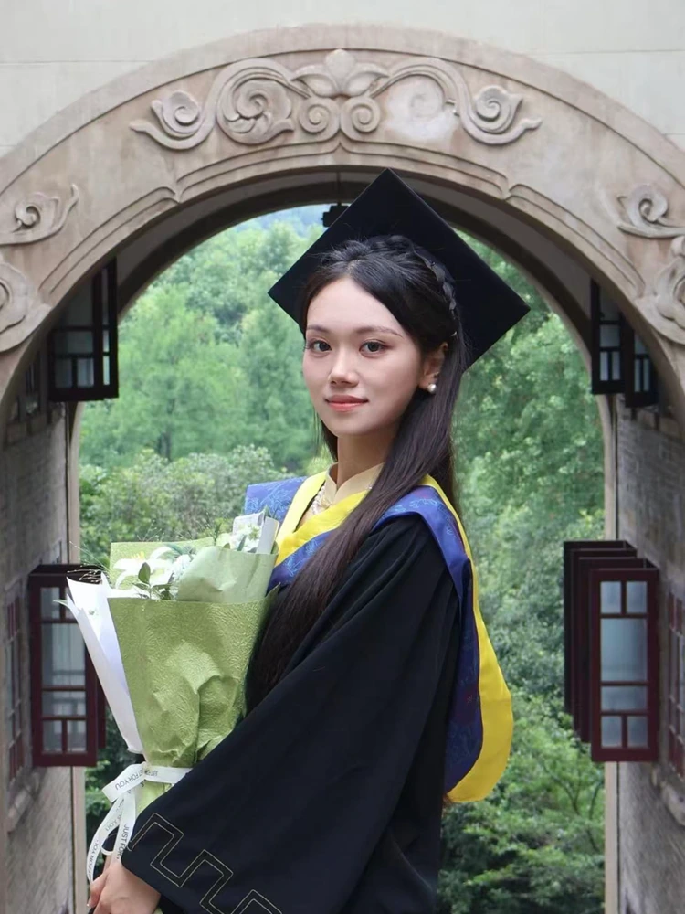 李佳淇 portrait